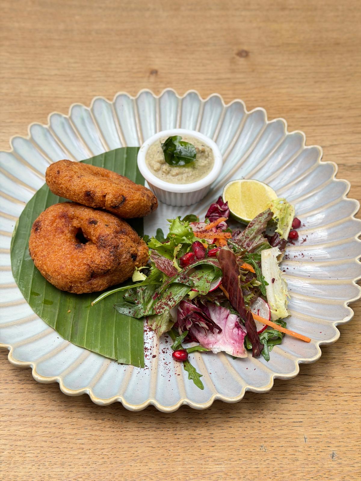 Undu Vada / Chutney (V)